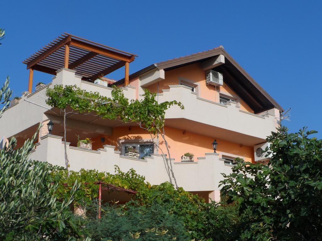Apartments Villa Marija Gornji Karin Exterior foto